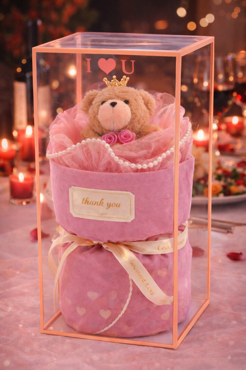 Detalle Romántico Con Osito Rosa Y Corona En Caja De Acetato