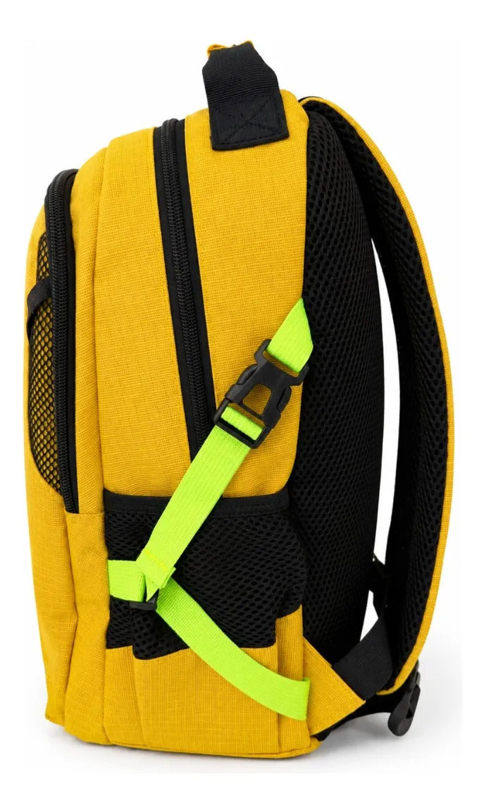 Mochila Lluvia Color Mostaza Con Broches De Seguridad