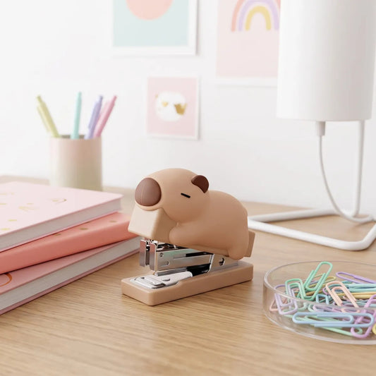 Mini Engrapadora Capibara Para Grapas 26/6 Kawaii Escolar
