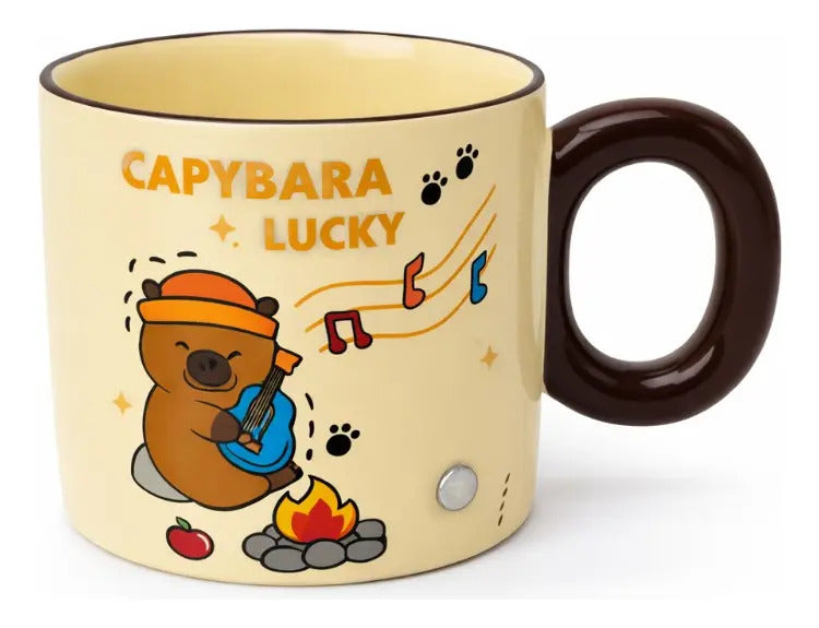 Taza Capibara Lluvia Con Tapa Y Figura Decorativa 360 Ml