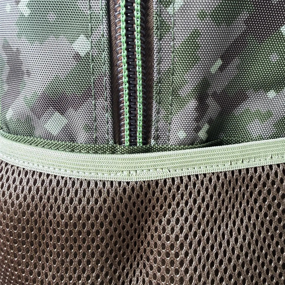 Mochila Escolar Chenson Verde Militar Dinosaurio T-Rex