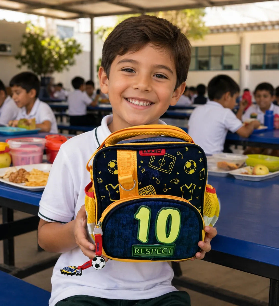 Lonchera Primaria Lluvia Fútbol Amarilla Con Luz Y Correa