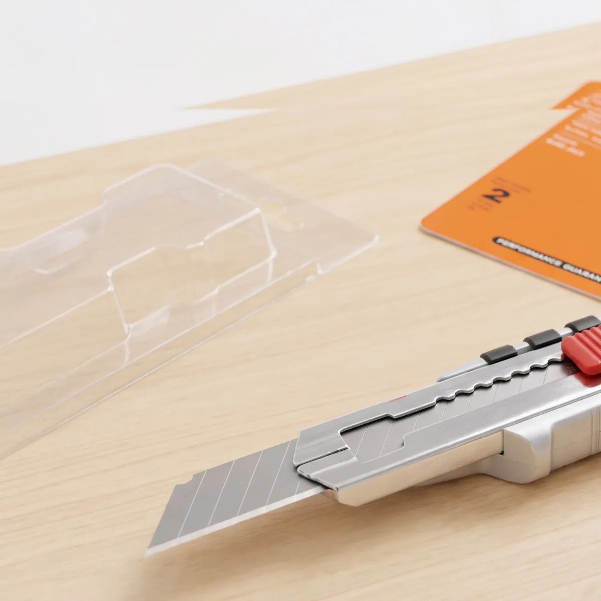 Cutter Retráctil 18 Mm Auto Lock Hoja Segmentada Profesional