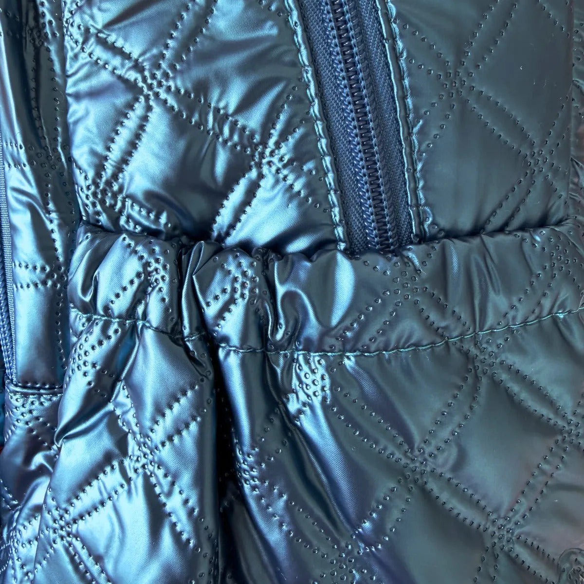 Mochila Juvenil Lluvia Verde Turquesa Diseño Puff Rombos