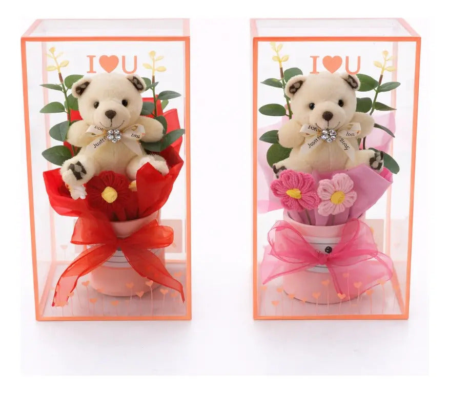 Detalle Romántico Con Flores Tejidas Infinitas Y Mini Oso