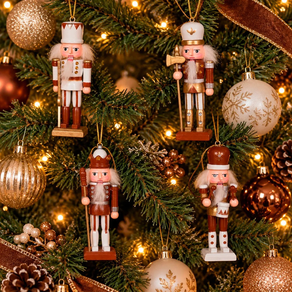 Set De Cascanueces Navideños 4 Figuras Para Árbol 9 Cm