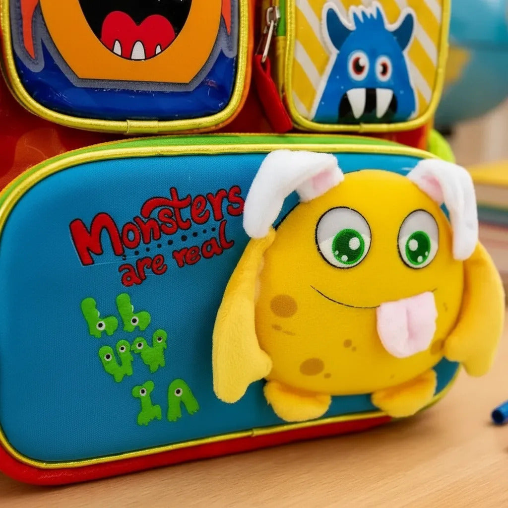 Mochila Lluvia Monsters Are Real Con Monstruitos Divertidos