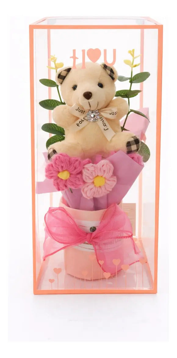 Detalle Romántico Con Flores Tejidas Infinitas Y Mini Oso